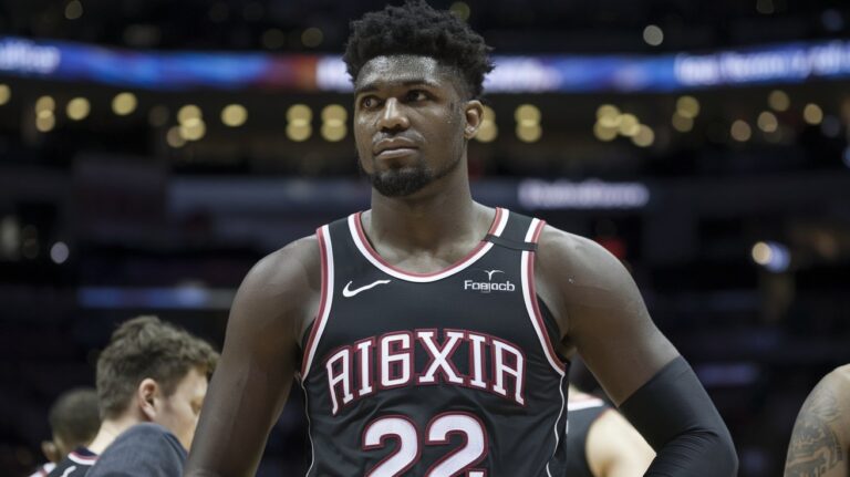 Meet the Tallest NBA Player Who Has Never Dunked