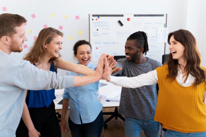 2149008943 Team Building Facilitator